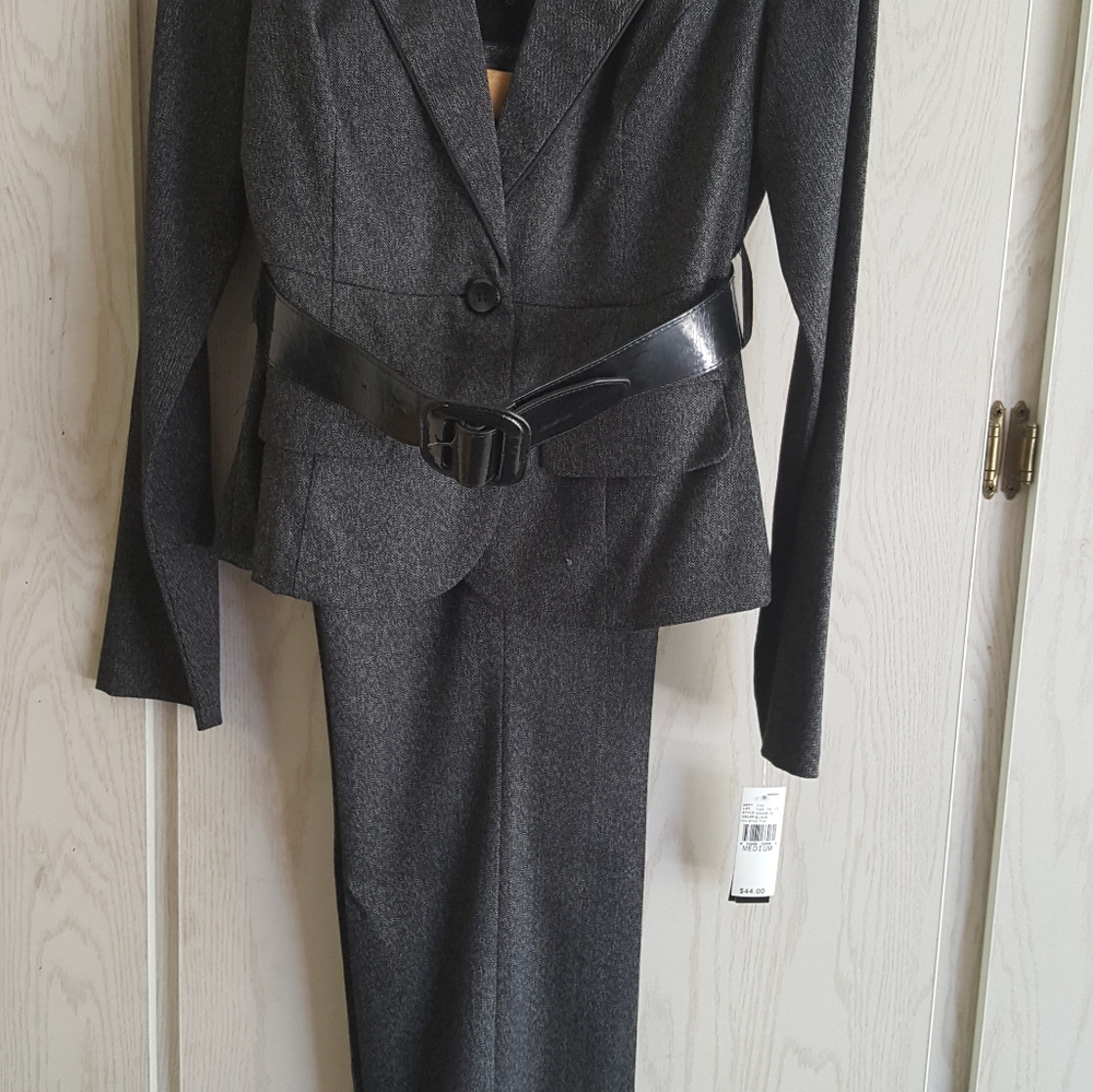 iz Byer California women's Blazer and slacks/pants